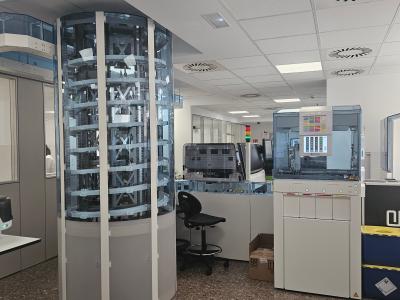 L'Hospital Clínic de València renova el seu laboratori central
